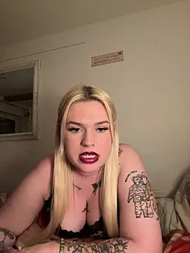 Snapshot of BlondeChaya chatting on 17, 4, 2026 BlondeChaya online show from 17, 4, 2026