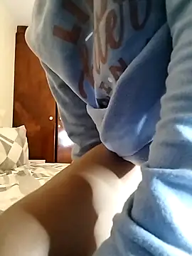 Snapshot of Slender012 chatting on 16, 5, 2026 Slender012 online show from 16, 5, 2026