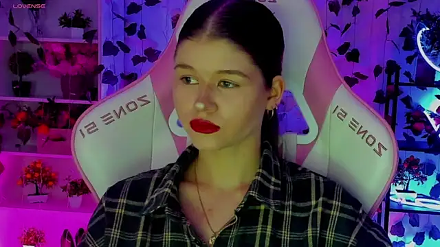 Snapshot of alice_tails chatting on 14, 4, 2026 alice tails online show from 14, 4, 2026