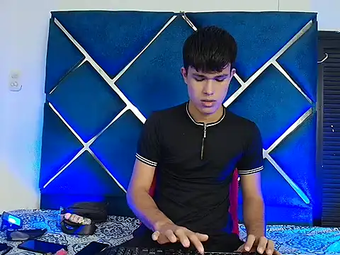 EdwinBoys online show from 21, 4, 2026