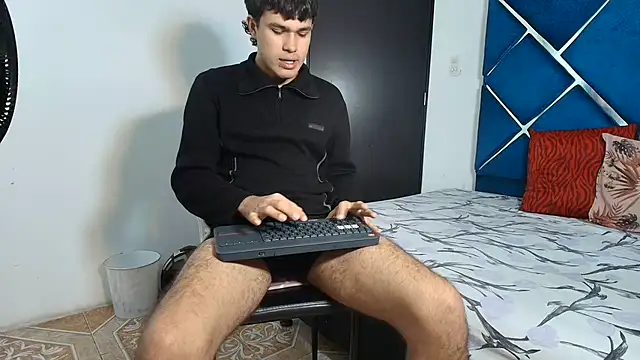 Snapshot of EdwinBoys chatting on 13, 7, 2026 EdwinBoys online show from 13, 7, 2026