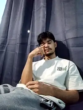 Snapshot of MarlusoOwens chatting on 15, 4, 2026 MarlusoOwens online show from 15, 4, 2026