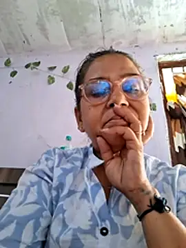 Snapshot of Shalini3456 chatting on 15, 4, 2026 Shalini3456 online show from 15, 4, 2026