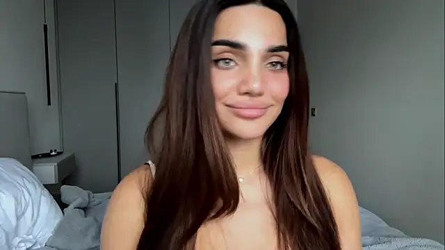 Snapshot of MelindaReny chatting on 11, 5, 2026 MelindaReny online show from 11, 5, 2026