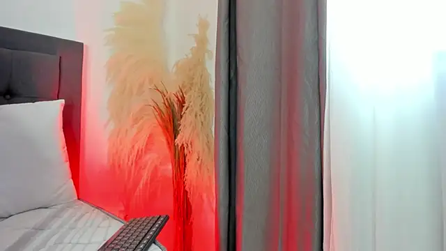 hanna-baker01 online show from 20, 6, 2026