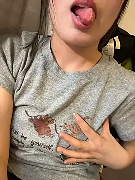 Snapshot of Faye-baby chatting on 15, 5, 2026 Faye-baby online show from 15, 5, 2026