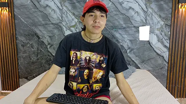 Snapshot of NoahWalker__ chatting on 5, 5, 2026 NoahWalker online show from 5, 5, 2026