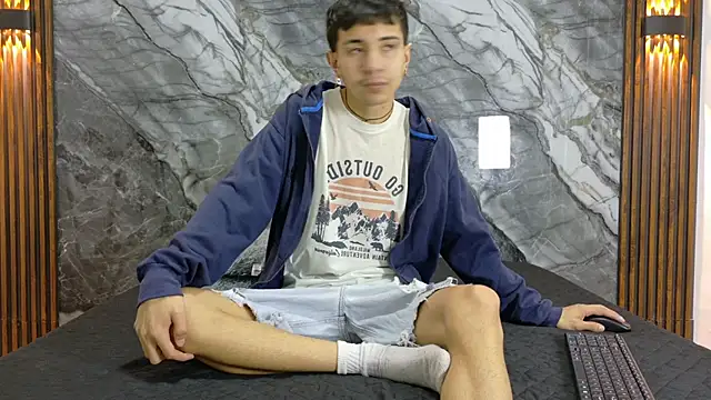 Snapshot of NoahWalker__ chatting on 2, 6, 2026 NoahWalker online show from 2, 6, 2026