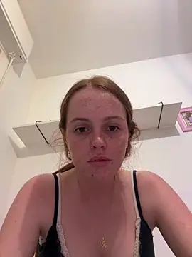 lilysmn online show from 15, 4, 2026