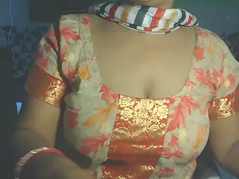 Snapshot of Hotty_Bhabhi1 chatting on 13, 5, 2026 Hotty Bhabhi1 online show from 13, 5, 2026