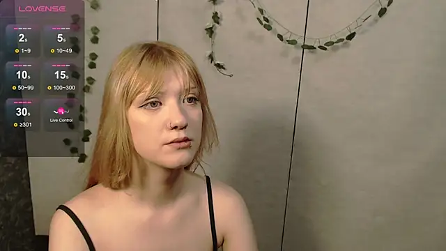 Snapshot of Lina_Wi chatting on 30, 4, 2026 Lina Wi online show from 30, 4, 2026