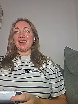 Snapshot of arielsweetieee chatting on 21, 7, 2026 arielsweetieee online show from 21, 7, 2026