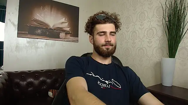 Snapshot of KyloEast chatting on 21, 6, 2026 KyloEast online show from 21, 6, 2026