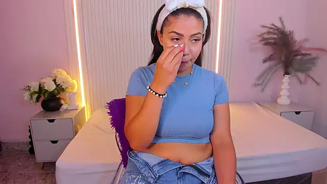 LucyWild8 online show from 16, 5, 2026