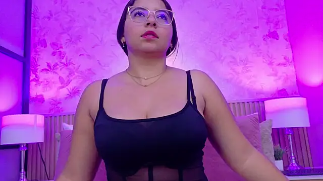 Darcy glow  online show from 12, 5, 2026