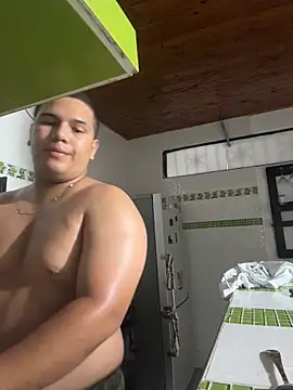 Snapshot of Patricio_02 chatting on 14, 6, 2026 Patricio 02 online show from 14, 6, 2026