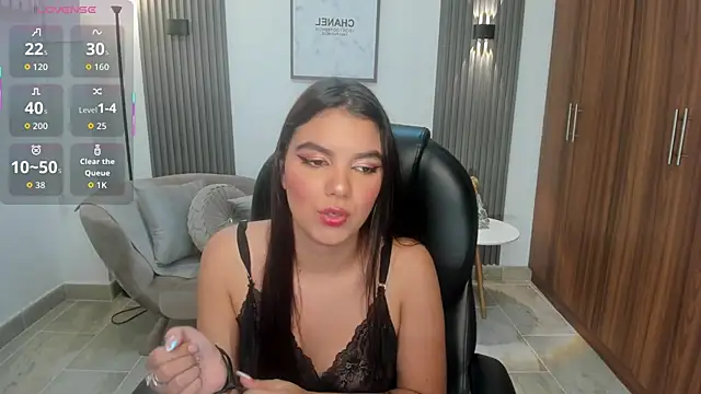 Snapshot of angelica-moon chatting on 2, 6, 2026 angelica-moon online show from 2, 6, 2026