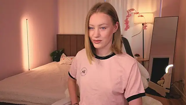 Snapshot of EvaHamilton chatting on 21, 7, 2026 EvaHamilton online show from 21, 7, 2026