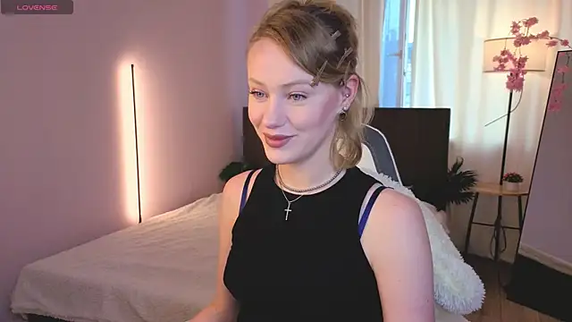 Snapshot of EvaHamilton chatting on 27, 7, 2026 EvaHamilton online show from 27, 7, 2026
