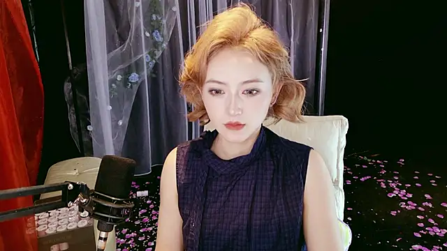 Snapshot of Unique_Mia chatting on 2, 5, 2026 Unique Mia online show from 2, 5, 2026