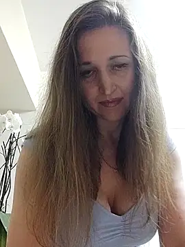 Snapshot of irresistibelle chatting on 27, 4, 2026 irresistibelle online show from 27, 4, 2026