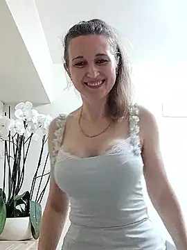 Snapshot of irresistibelle chatting on 6, 5, 2026 irresistibelle online show from 6, 5, 2026