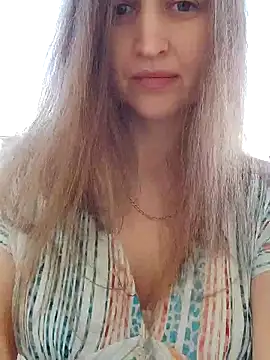 Snapshot of irresistibelle chatting on 7, 5, 2026 irresistibelle online show from 7, 5, 2026