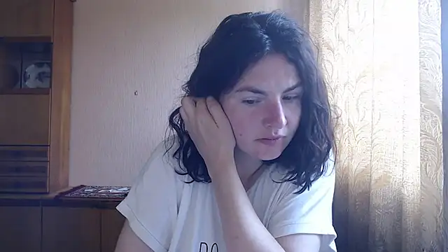 Snapshot of AlinaxJames chatting on 10, 7, 2026 AlinaxJames online show from 10, 7, 2026