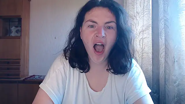 Snapshot of AlinaxJames chatting on 18, 7, 2026 AlinaxJames online show from 18, 7, 2026