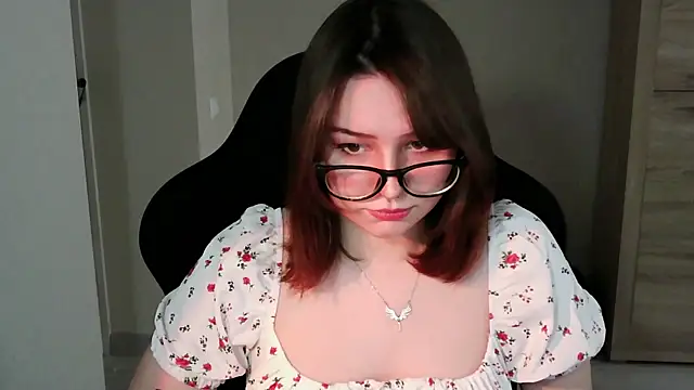 Kimberly Charm online show from 23, 7, 2026
