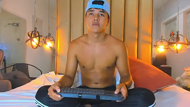 LianCarter  online show from 18, 4, 2026