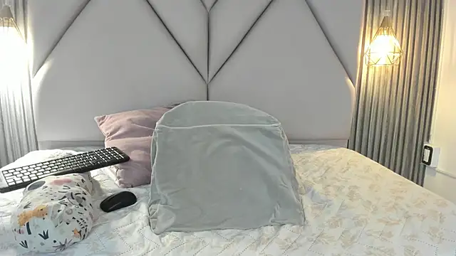 Snapshot of lolabunnysc chatting on 5, 6, 2026 lolabunnysc online show from 5, 6, 2026