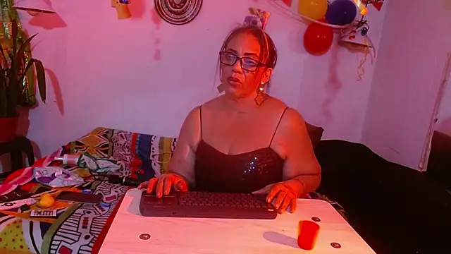 Snapshot of Sweet-Mommy-Milf chatting on 28, 6, 2026 Sweet-Mommy-Milf online show from 28, 6, 2026