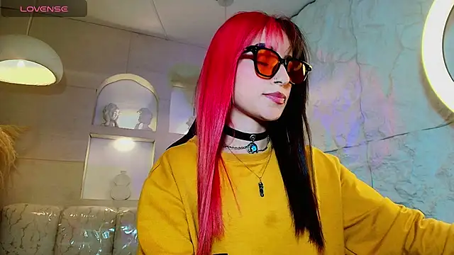 Moon Red r online show from 9, 7, 2026