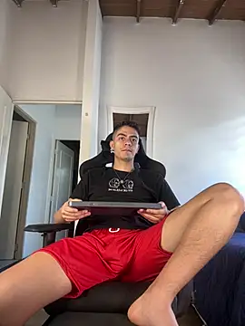 Snapshot of Simoonn8 chatting on 4, 5, 2026 Simoonn8 online show from 4, 5, 2026