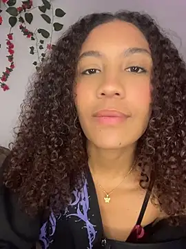 Snapshot of Daphnne_Curly chatting on 21, 6, 2026 Daphnne Curly online show from 21, 6, 2026