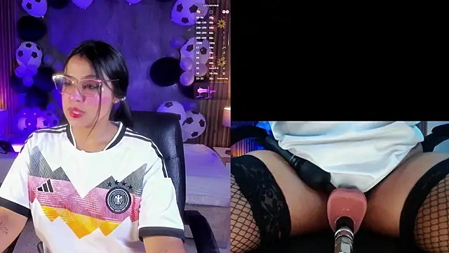 Snapshot of LuciaReid chatting on 23, 6, 2026 LuciaReid online show from 23, 6, 2026