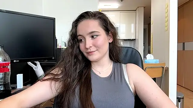 Snapshot of Emilly_Cart chatting on 15, 5, 2026 Emilly Cart online show from 15, 5, 2026