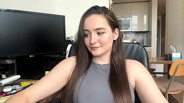 Snapshot of Emilly_Cart chatting on 20, 5, 2026 Emilly Cart online show from 20, 5, 2026