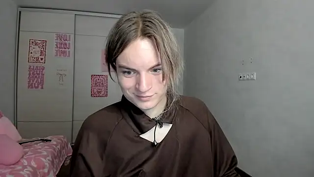 milliKira006 online show from 10, 5, 2026
