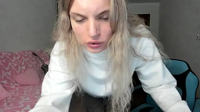 milliKira006 online show from 11, 5, 2026