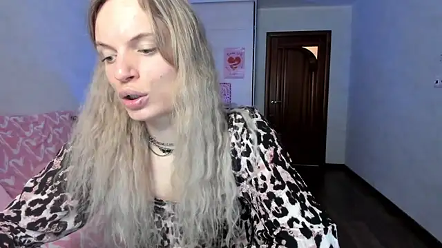 milliKira006 online show from 11, 5, 2026