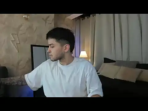 Snapshot of RONNY_COLTON chatting on 20, 4, 2026 RONNY COLTON online show from 20, 4, 2026