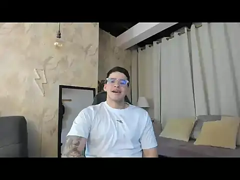 Snapshot of RONNY_COLTON chatting on 25, 4, 2026 RONNY COLTON online show from 25, 4, 2026