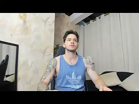 Snapshot of RONNY_COLTON chatting on 18, 5, 2026 RONNY COLTON online show from 18, 5, 2026