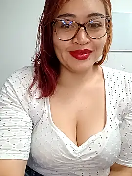 Snapshot of Amaranta-Luque chatting on 2, 5, 2026 Amaranta-Luque online show from 2, 5, 2026