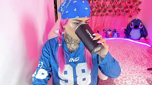 Megan Robertss online show from 30, 6, 2026
