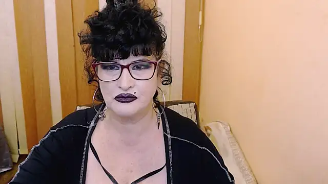 Snapshot of QuuenOfSin chatting on 1, 2, 2025 QuuenOfSin online show from 1, 2, 2025