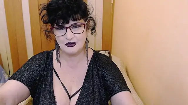 Snapshot of QuuenOfSin chatting on 2, 2, 2025 QuuenOfSin online show from 2, 2, 2025