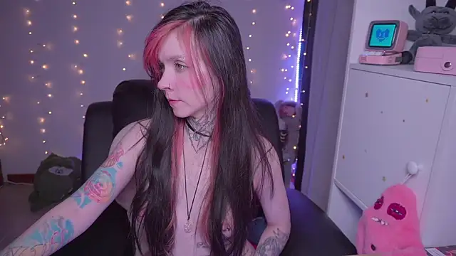 Snapshot of -VKatt chatting on 14, 6, 2026 -VKatt online show from 14, 6, 2026